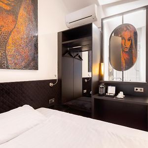 Kamer met een Queen Size Bed